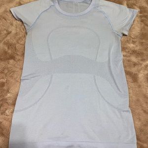 - lulu lemon swiftly tech short sleeve top size 4